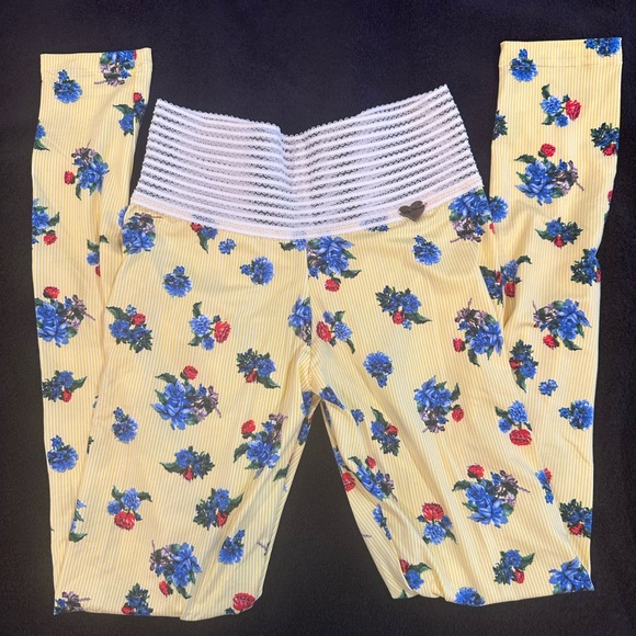 Cute booty lounge leggings - Picture 2 of 6